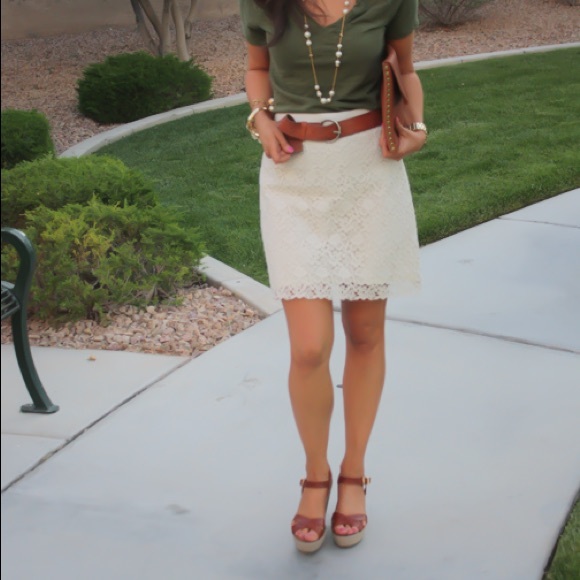 Banana Republic Dresses & Skirts - 💝 Banana Republic Lace Skirt